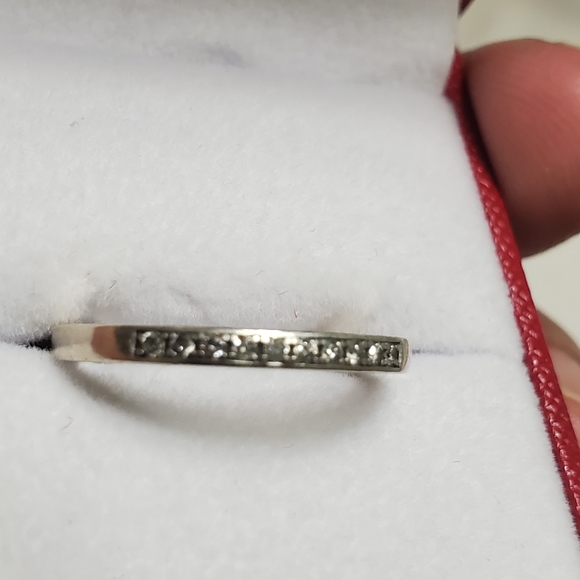 Silver ring with natural diamonds from Ben moss jewelers. - Picture 4 of 7